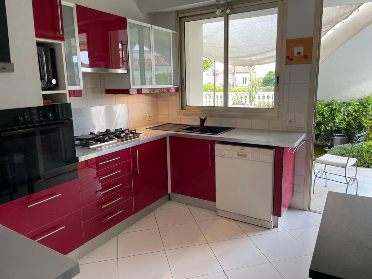 Rez De Jardin De 65M2 Dans Villa A Nisa Exterior foto