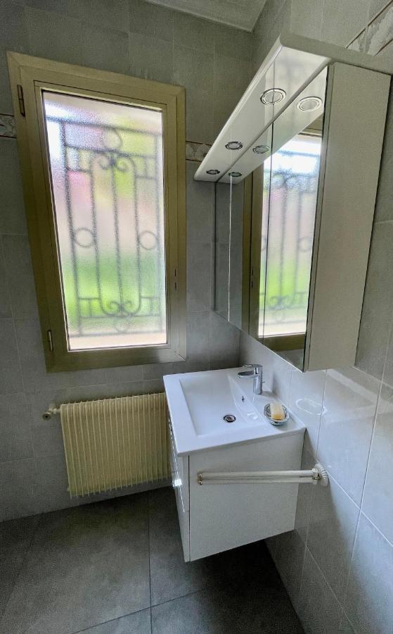 Rez De Jardin De 65M2 Dans Villa A Nisa Exterior foto